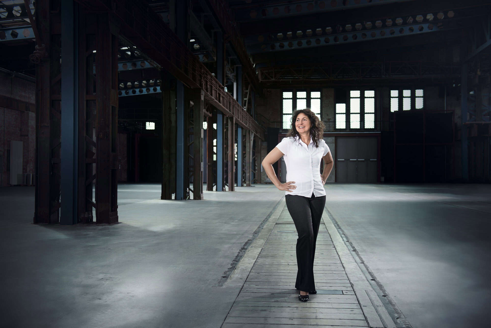 087-21-04-25-portfolio-portrait